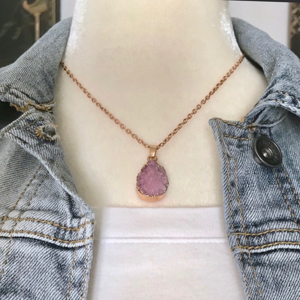 🔥Tear Drop Pendant with chain🔥